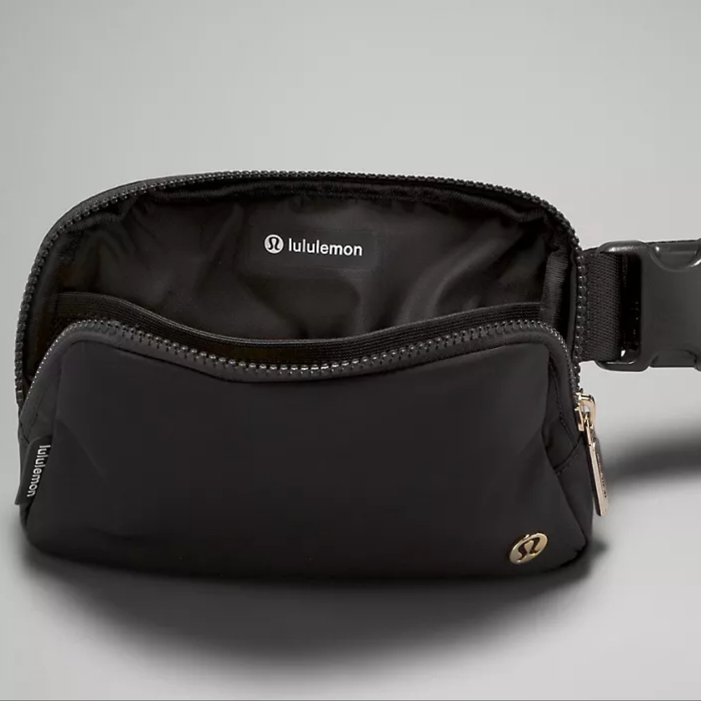 lululemon athletica Black Crossbody Bag - Picture 3 of 7